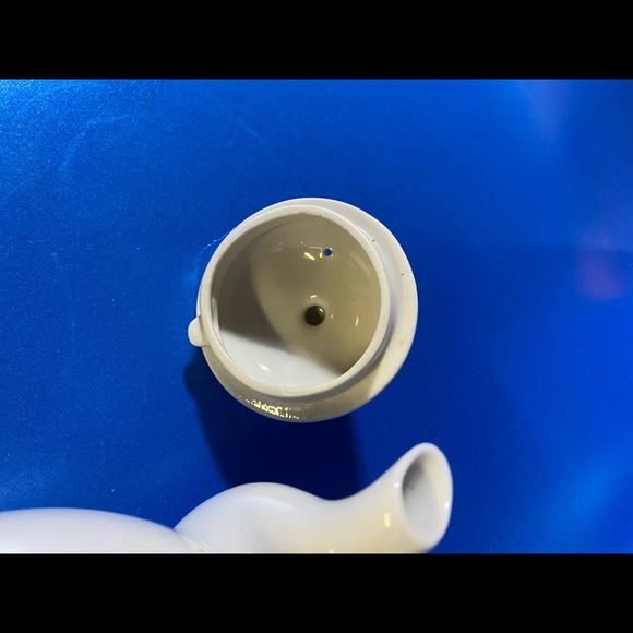 Vintage Tea Pot by Tuscany - Picture 5 of 6